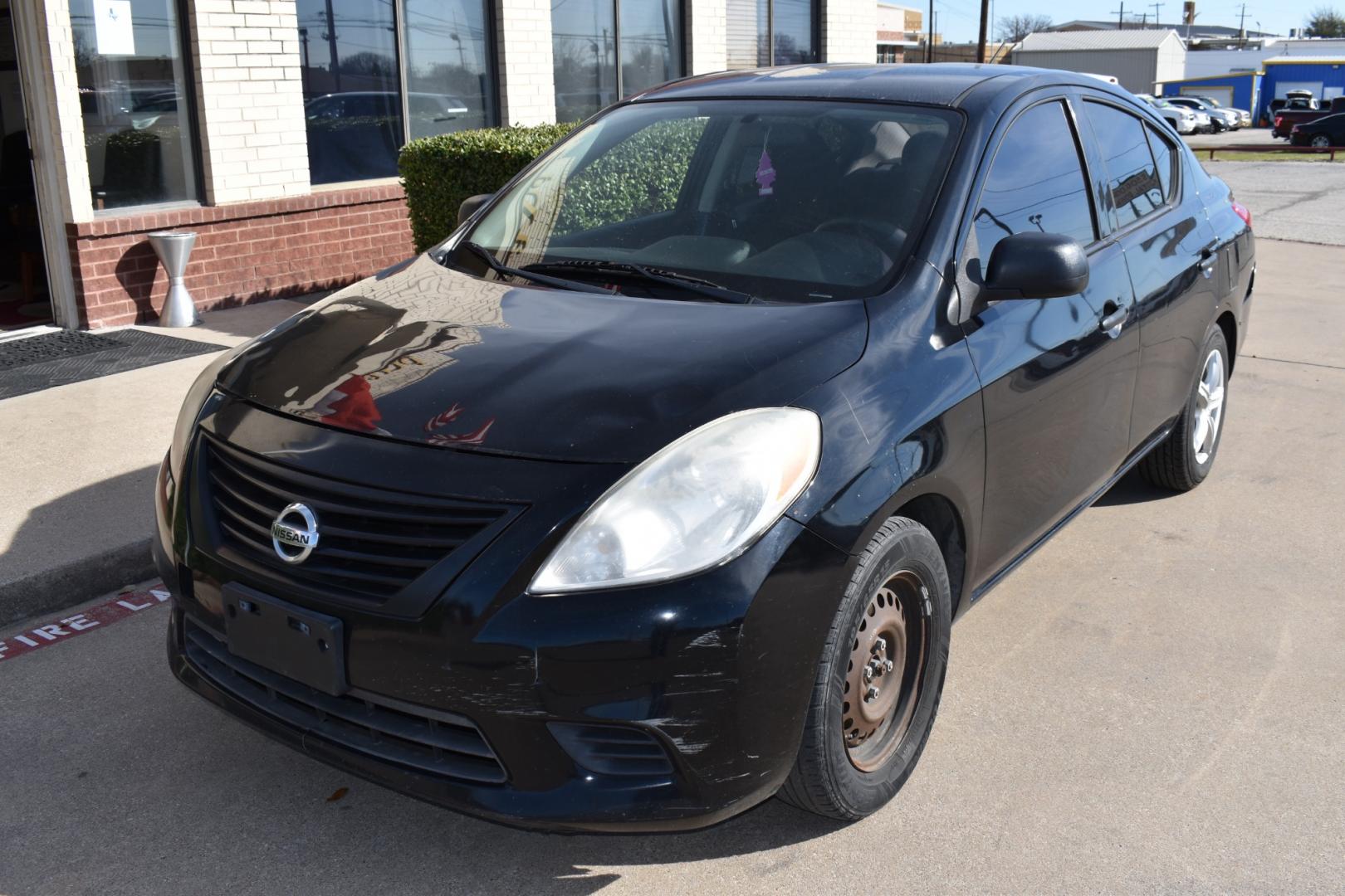 2014 Black /Black Nissan Versa 1.6 S 5M (3N1CN7AP2EL) with an 1.6L L4 DOHC 16V engine, CVT transmission, located at 5925 E. BELKNAP ST., HALTOM CITY, TX, 76117, (817) 834-4222, 32.803799, -97.259003 - Photo#1